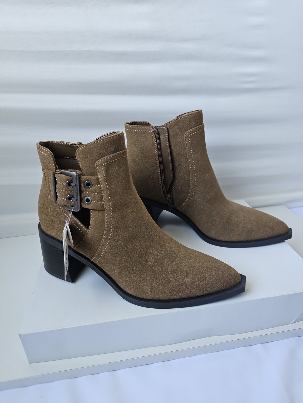a.n.a. Shadow Tan Faux Suede Ankle Boots pointed toe Block Heel Size 9M NWT